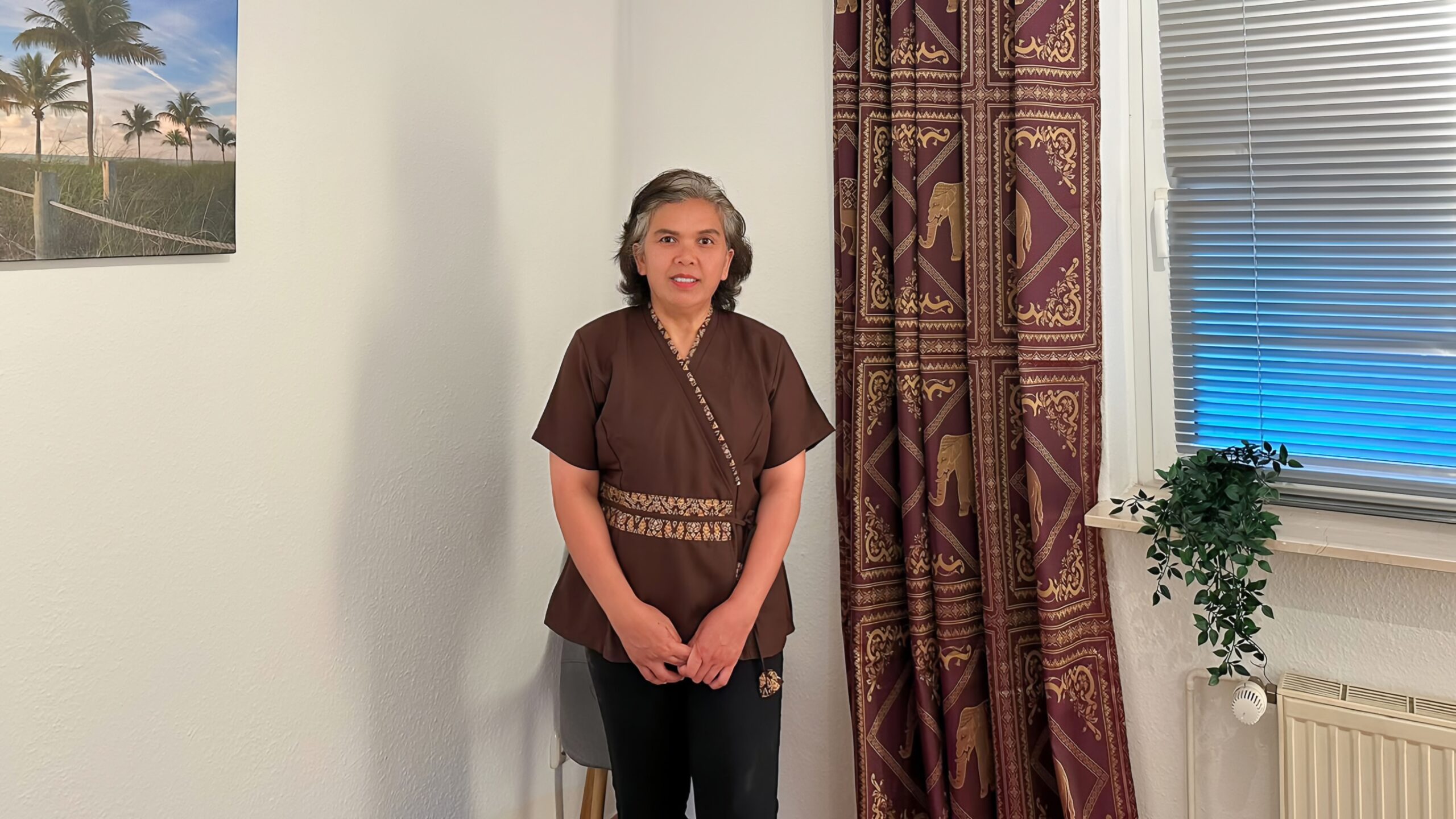 Pann in ihrem Thaimassage-Studio in Kiel